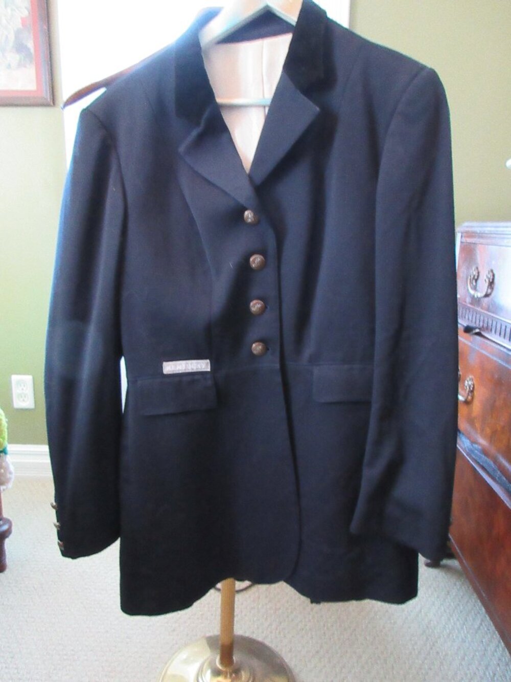Kentucky Brand Dressage Coat in Dark Navy size US 14 with Black Velvet Collar